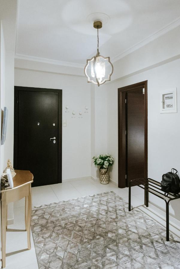 Best House, Ellinou Stratiotou, Ayia, Patra Экстерьер фото